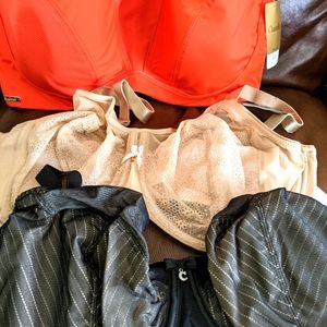 💅 3 Brand New Chantelle Bra Bundle